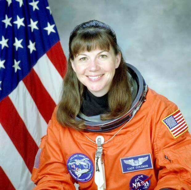 американская женщина-космонавт / астронавт Катерина Грейс Коулман. Фото