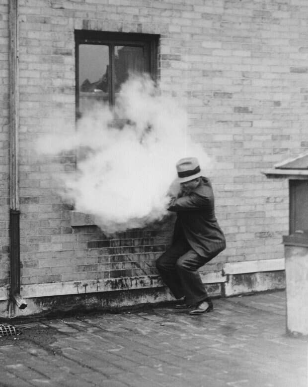 Демонстрация экспериментальной установки против грабителей. США, 1932 год. история, ретро, фотографии