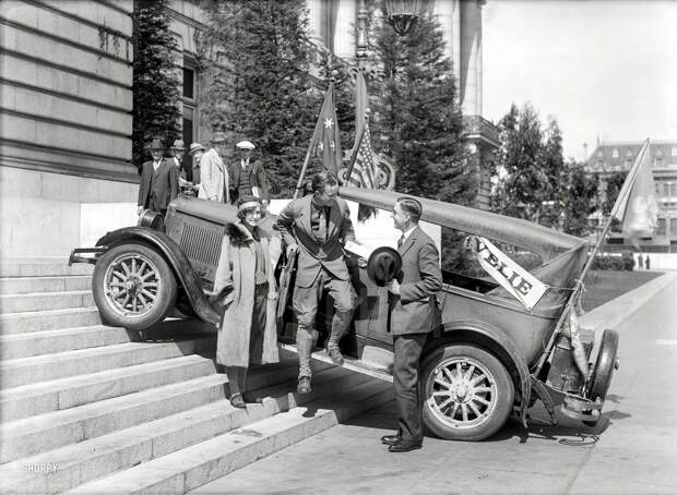 Нацеленные на то, чтобы сделать стремительную карьеру (1925 год) авто, олдтаймер, ретро фотографии, старинные автомобили