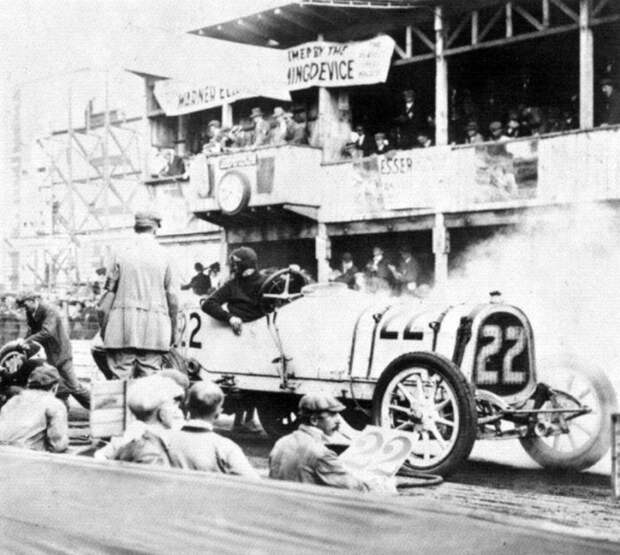 Подборка фотографий автогонок прошлого века (154 фото)