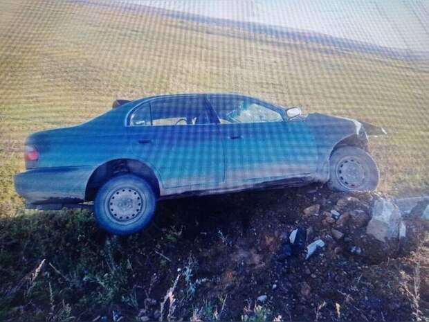 Пьяная водитель врезалась в линию электропередач — девушку доставили в больницу