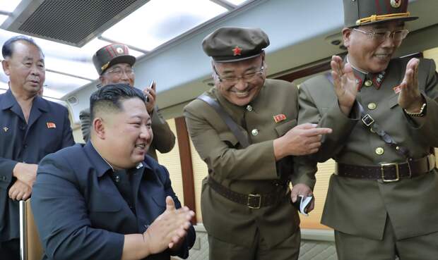 "Привет" от Ким Чен Ына: Воздушные шары с навозом накрыли Южную Корею