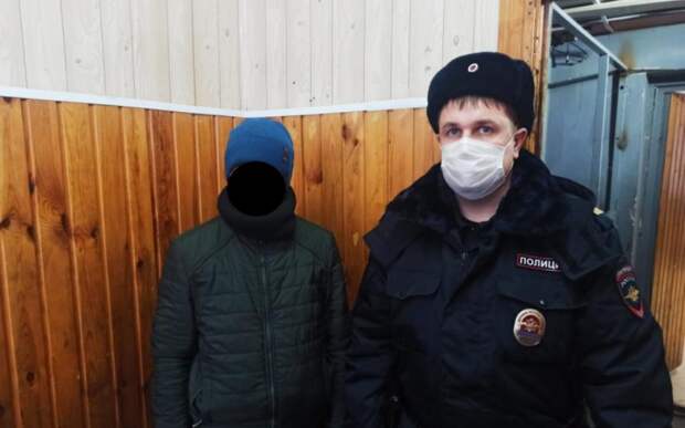 В подъезде рязанского дома полиция задержала находящего в федеральном розыске 23-летнего юношу