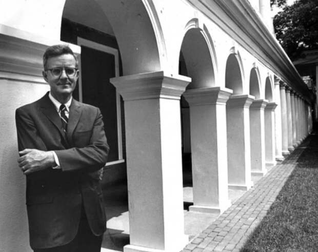 Близнецы привлекли внимание доктора Яна Стивенсона (1918 -2007), психолога, изучавшего реинкарнацию в воспоминаниях детей. В 1987 году он написал книгу под названием "Дети, которые помнят предыдущие жизни: Вопрос о реинкарнации". В ней он описал 14 случаев реинкарнации, включая случай с девочками Поллок. Стивенсон говорил, что предпочитает работать с детьми, потому что "реинкарнированные взрослые" чаще всего находятся под влиянием внешних и фантазийных факторов, почерпнутых из книг, фильмов или даже воспоминаний своих родственников, которые они принимают за свои собственные. Дети, с другой стороны, действовали спонтанно. Их ничто не обуславливало.