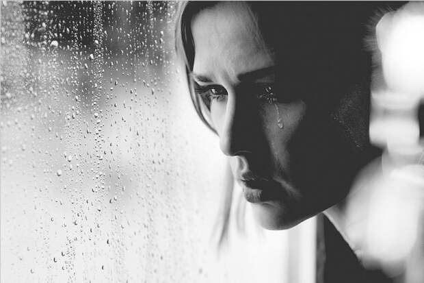 women_black_and_white_artistic_2560x1920_