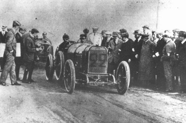 Подборка фотографий автогонок прошлого века (154 фото)