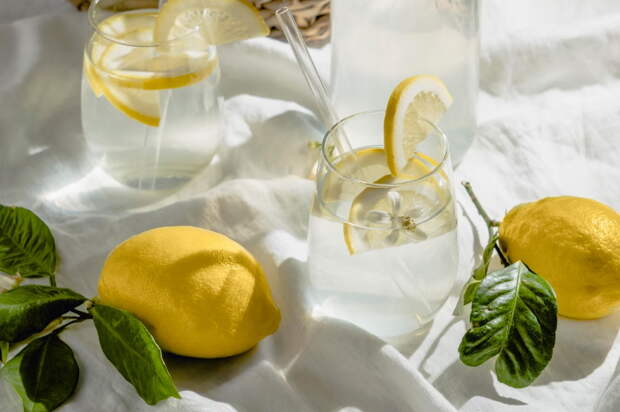 Гепатолог Вялов рассказал, кого вода с лимоном может довести до рака