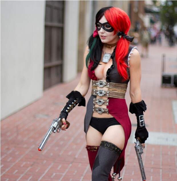 косплей девушка Харли Квин