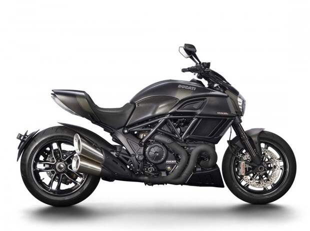 Первый взгляд на Ducati Diavel Carbon