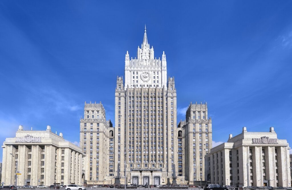 В МИД РФ заявили, что Россия готова к честному диалогу с США