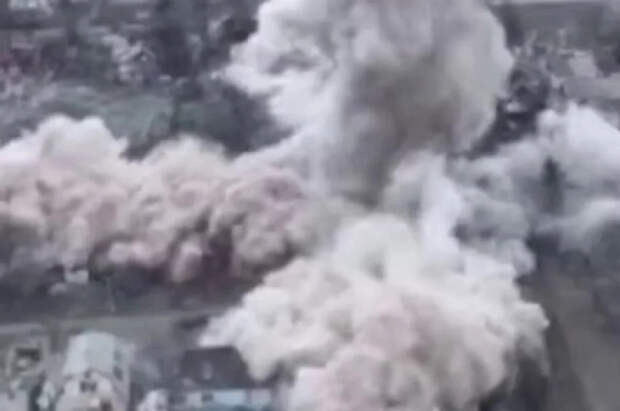 Мощный взрыв уничтожил здание с боевиками ВСУ в Мирнограде