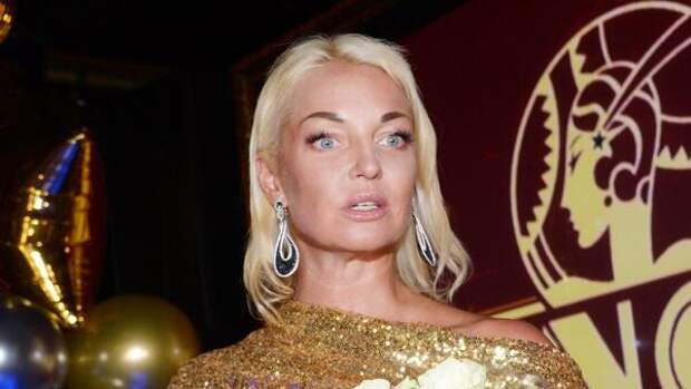 Жена звездного хирурга подарила Волочковой 10 миллионов на пластику лица