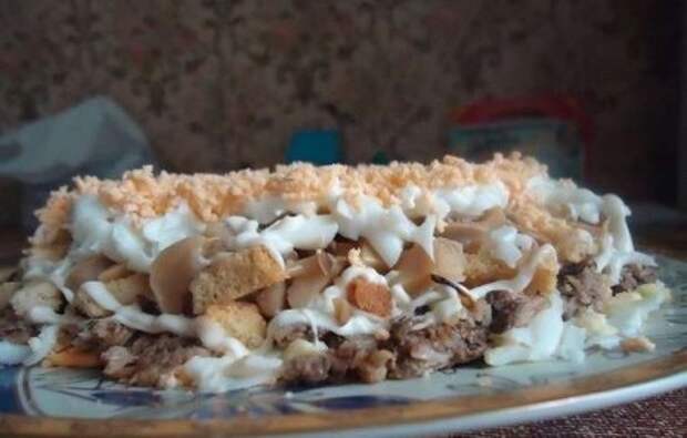 1384256258_106978778_salat_so_shprotov (450x287, 27Kb)