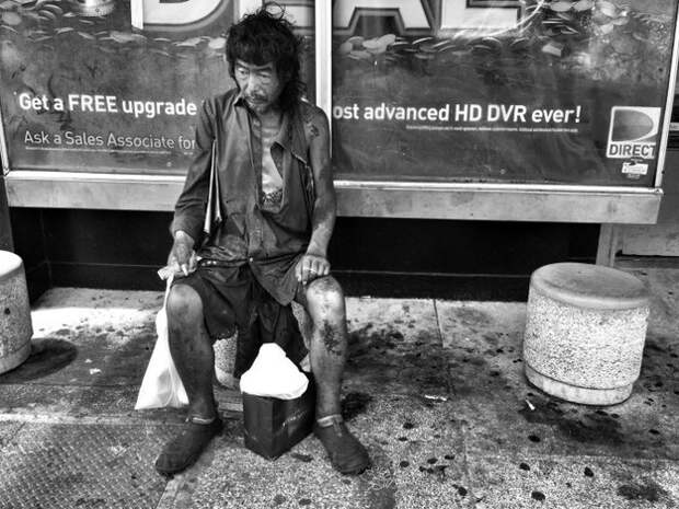 After driving the streets of Honolulu, Kim found her father at the corner of a busy intersection.