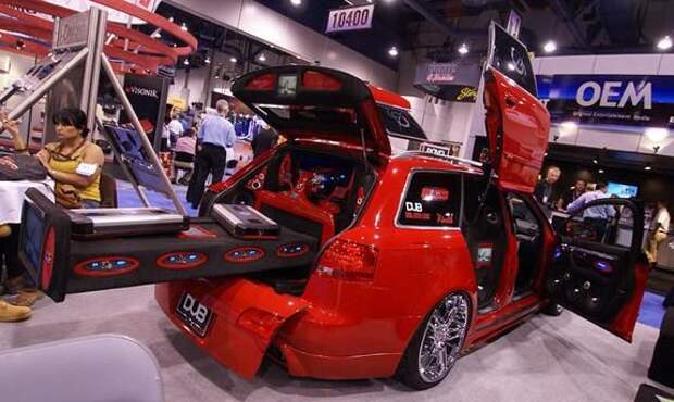 Подборка классических и тюнингованных автомобилей (72 фото)