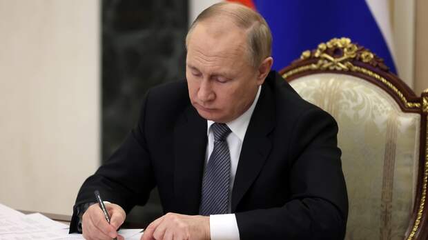 Путин подписал указ о поддержке российских банков после заморозки активов за рубежом