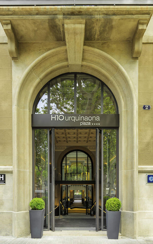 Отель H10 Urquinaona Plaza в Барселоне