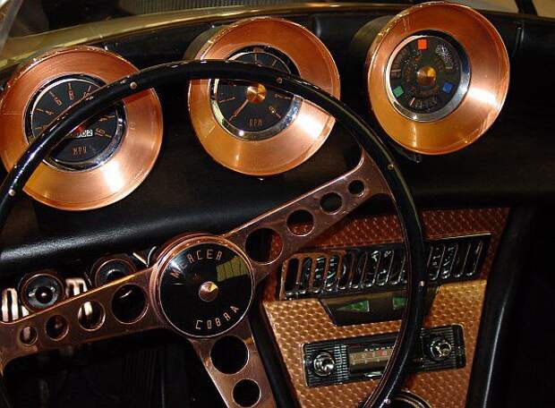 1965 Mercer-Cobra Roadster - машина за 1.000.000$ (7 фото)