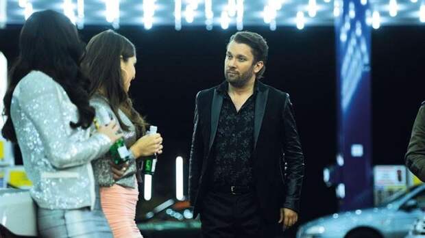 Немецкий телеведущий годами создавал порнофейки своей жены и показывал знакомым. Как жертве пережить подобное?