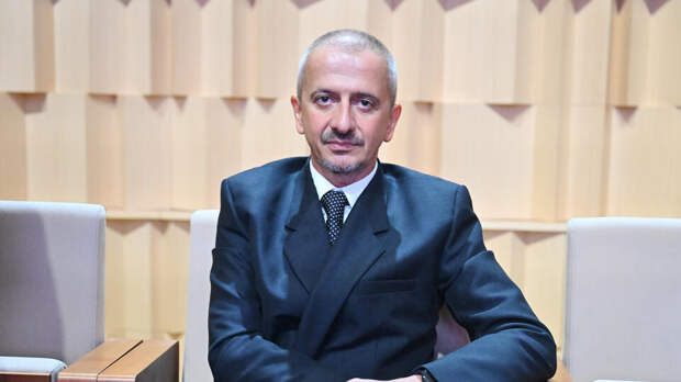 Богомолов ответил на критику его назначения в Школу-студию МХАТ