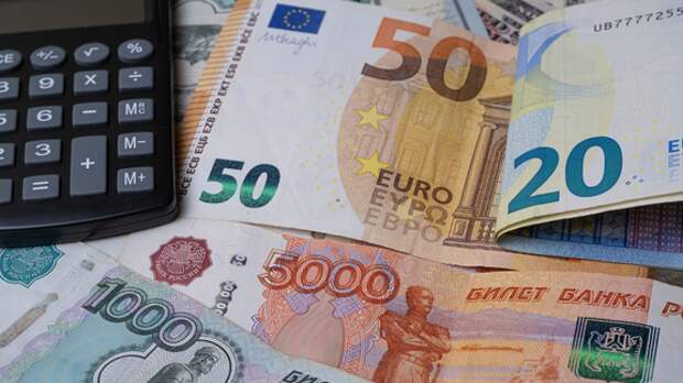 Рубль вытеснил евро в расчётах с Европой