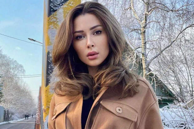 Дочь актрисы Анастасии Заворотнюк призналась, что снимает стресс ходьбой