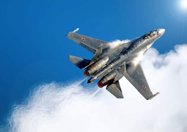 В России выпущен сотый новейший истребитель Су-35 В России выпущен сотый новейший истребитель Су-35