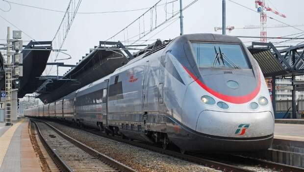 самые быстрые скоростные поезда в мире: ETR-500 (Elettro Treno Rapido 500). фото