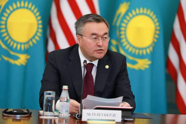 Казахстан закрывает торговое представительство в России. Что за этим стоит