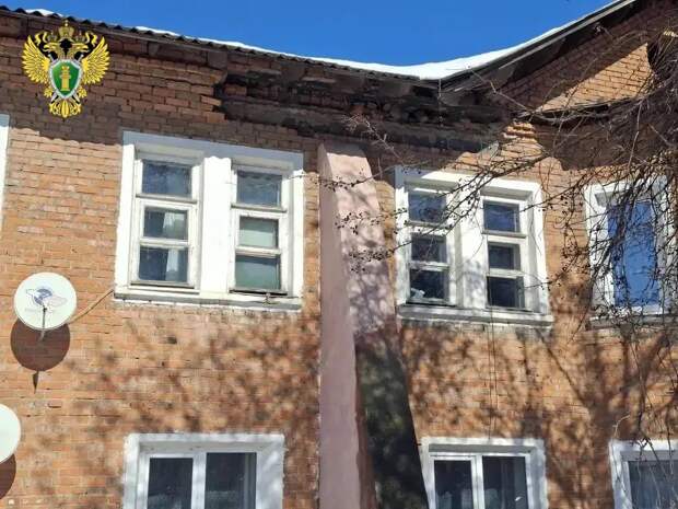 В Донском проводят проверку из-за обрушения кирпичной кладки в доме на улице Октябрьской