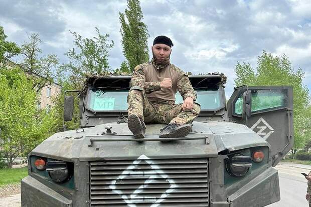 Военкора «Ахмата» обвинили в незаконном ношении редчайшей награды «Вагнера»