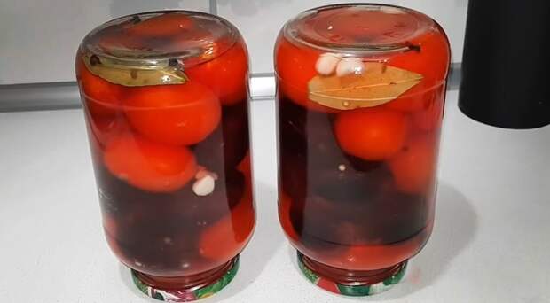 Маринованные помидоры со сливами: ароматная заготовка на зиму