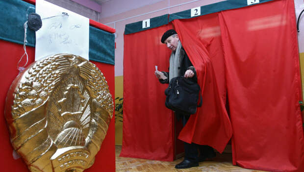 Голосование на одном из избирательных участков города Минск. Архивное фото
