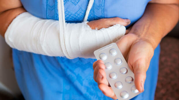 Опасный побочный эффект: какие лекарства приводят к переломам на ровном месте