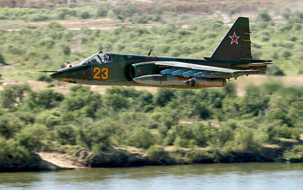 СУ-25 "Грач" бронированный дозвуковой штурмовик