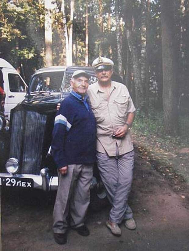 Тюрин и Никита Михалков после окончания съёмок фильма “Утомлённые солнцем”. 1993 год Тюрин и Никита Михалков после окончания съёмок фильма “Утомлённые солнцем”. 1993 год