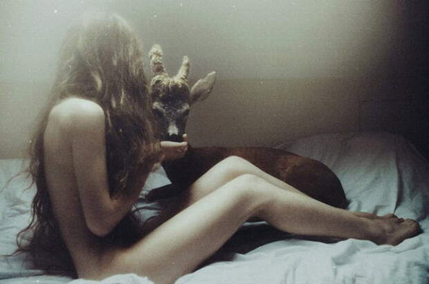 Сюрреалистические фотографии Laura Makabresku