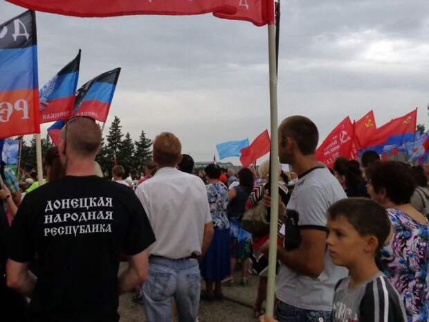 День освобождения Донбасса. То солнце, то дождь над священной высотой