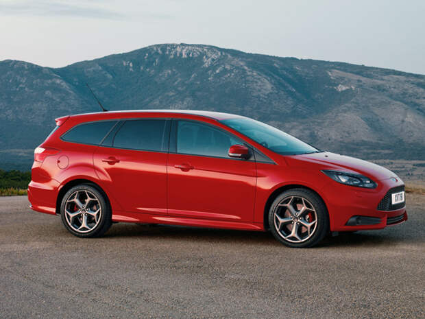 Автомобиль Ford Focus Wagon: вид сбоку