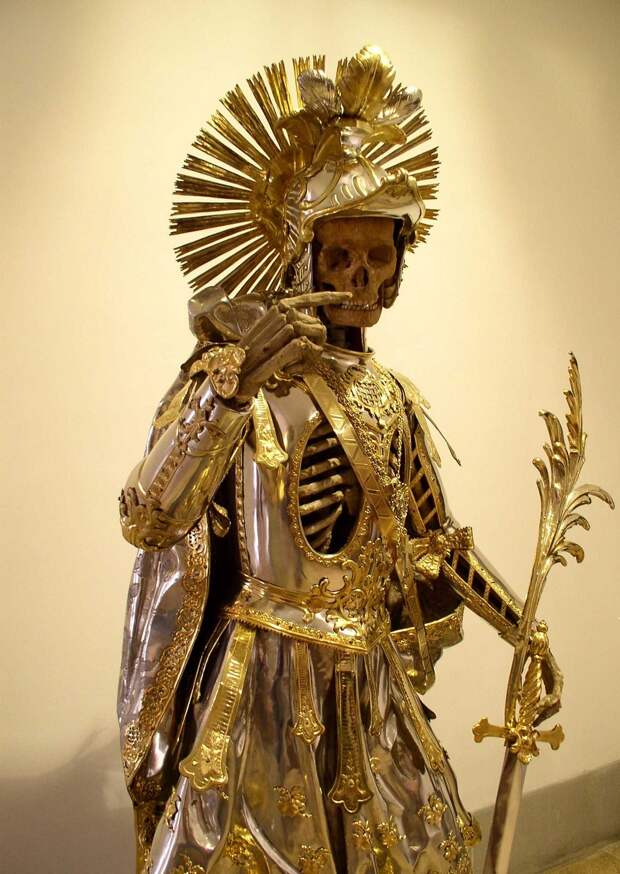 Скелет святого Панкратия в доспехах (3).jpg