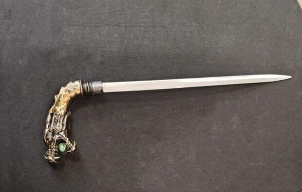 В Петербурге свидетель попытался пронести в суд скрытый клинок