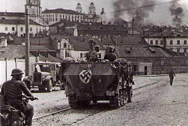 Немецкие солдаты в оккупированном Минске
