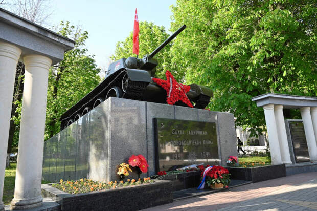 Аксёнов поздравил крымчан с Днём освобождения Симферополя от фашистских захватчиков