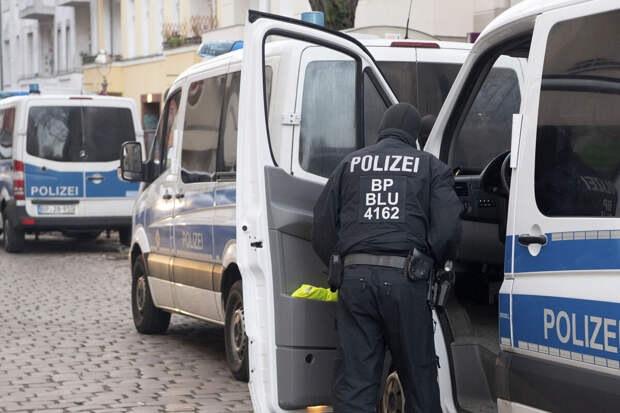 Dzennik: немецкая полиция завозит нелегалов в Польшу