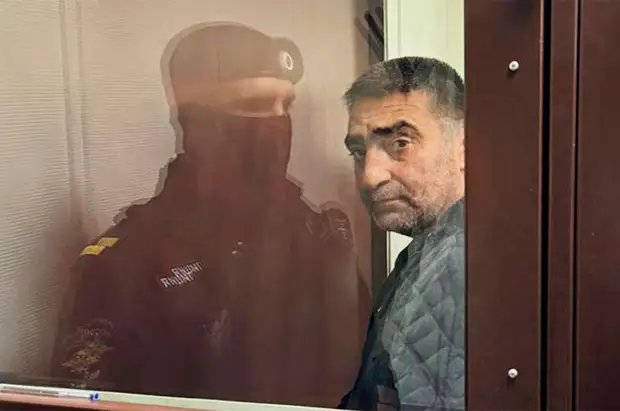 Вчера Замоскворецкий суд Москвы арестовал отца азербайджанца Шахина Аббасова, который зарезал 24-летнего москвича у подъезда дома на Краснодарской улице в столичном районе Люблино.