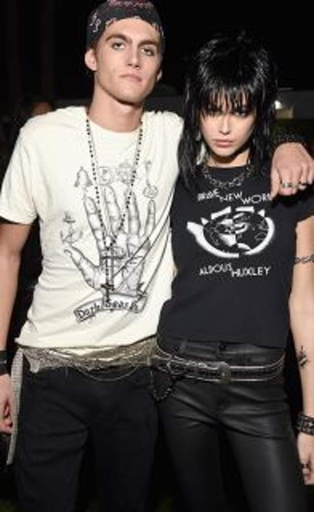 Presley Gerber (L) and Kaia Gerber attend the Casamigos Halloween Party on October 26, 2018 in Beverly Hills, California. (Photo by Michael Kovac/Getty Images for Casamigos)