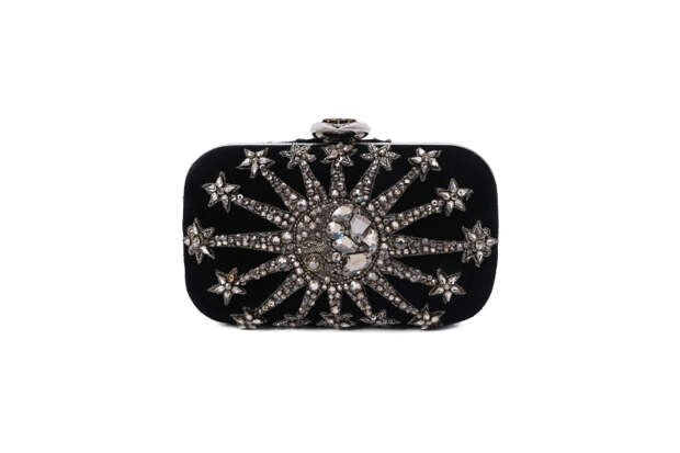 Клатч Heart, Alexander McQueen, 234 000 руб. (ЦУМ)