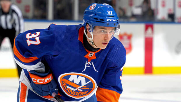 Исхаков стал 65-м россиянином, сыгравшим в НХЛ-2023/24, это максимум за последние 23 года