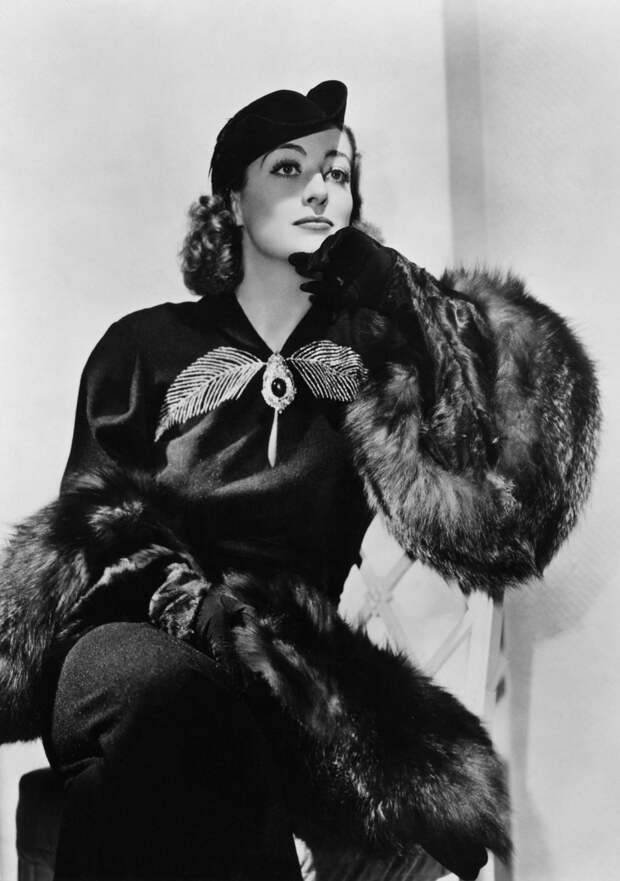 https://mattsko.files.wordpress.com/2013/12/joan-fur-27.jpg?w=1124&h=1596