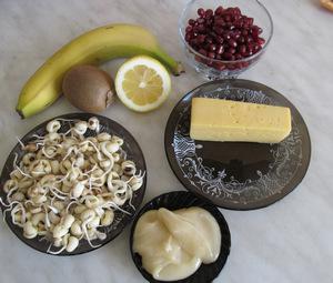 Fruktovyiy-salat-iz-proroshhennoy-soi-1